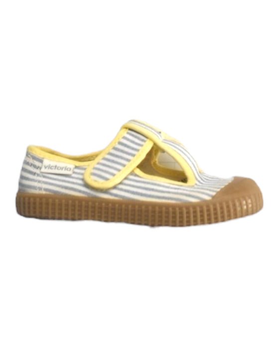 A Yellow Casual Boots from Victoria in size 3T for girl. (Front View)