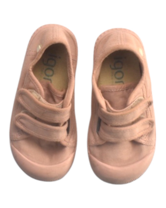 A Pink Sneakers from Igor in size 18-24M for girl. (Back View)