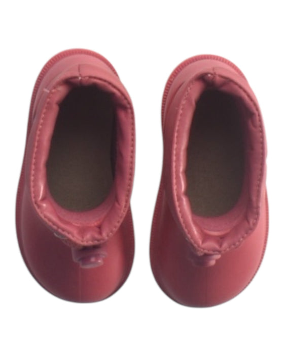 A Red Rain Boots from Igor in size 18-24M for girl. (Back View)
