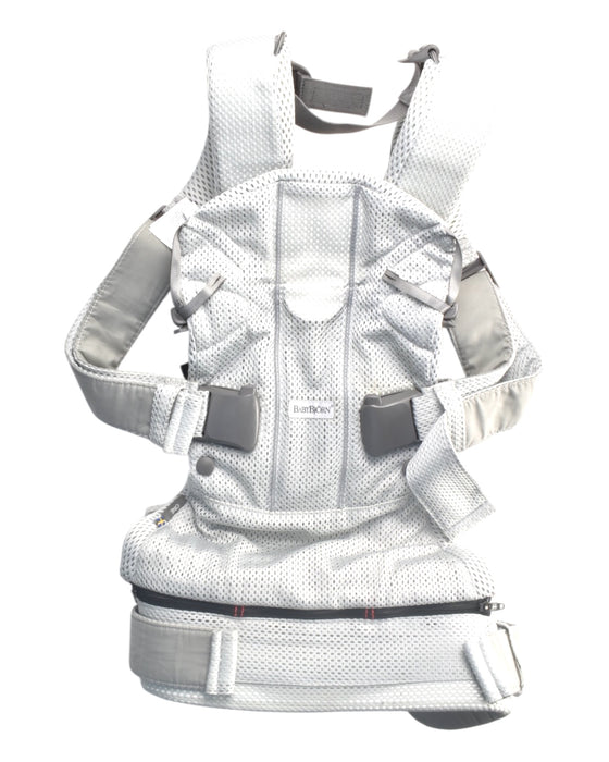 A Grey Baby Carriers from BabyBjorn in size 0-3M for neutral. (Front View)