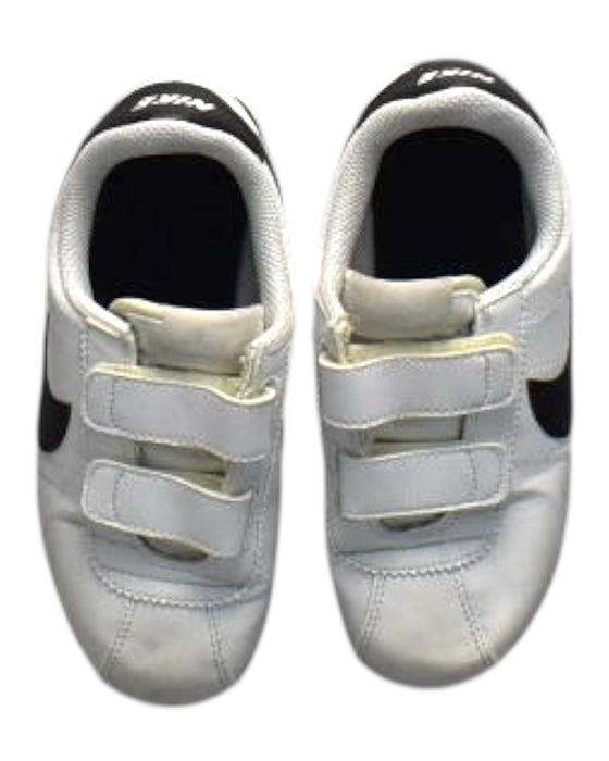 A White Sneakers from Nike in size 6T for boy. (Back View)