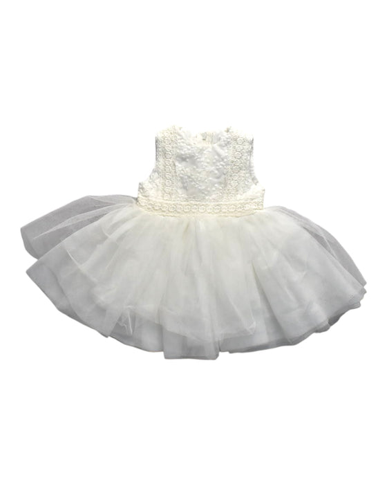 A White Sleeveless Dresses from Bebe by Minihaha in size 3-6M for girl. (Front View)