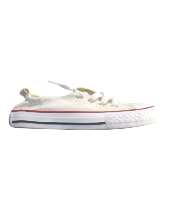 A White Sneakers from Converse in size 5T for girl. (Front View)