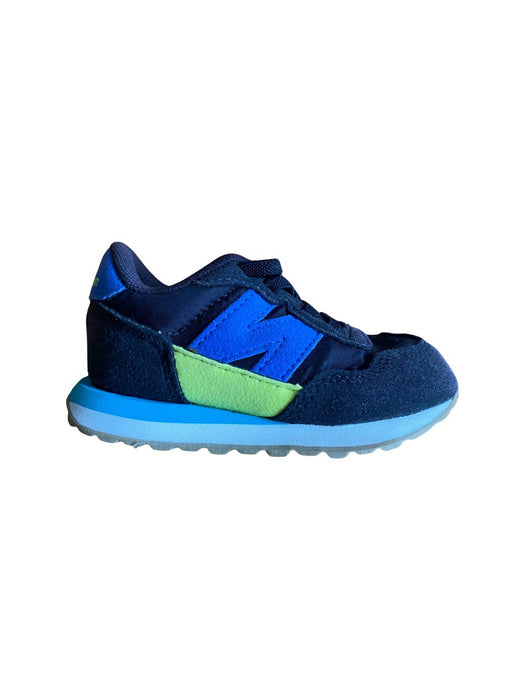 A Blue Sneakers from New Balance in size 18-24M for boy. (Front View)