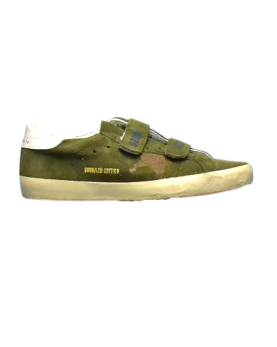 A Green Sneakers from Golden Goose in size 10Y for boy. (Front View)