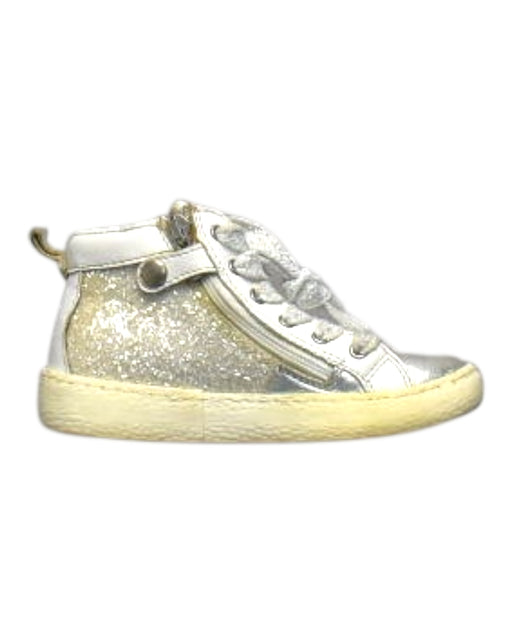 A Silver Sneakers from Primigi in size 4T for girl. (Front View)