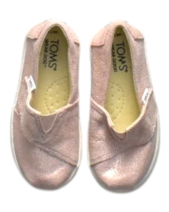 A  Slip Ons from Toms in size 3-6M for girl. (Back View)