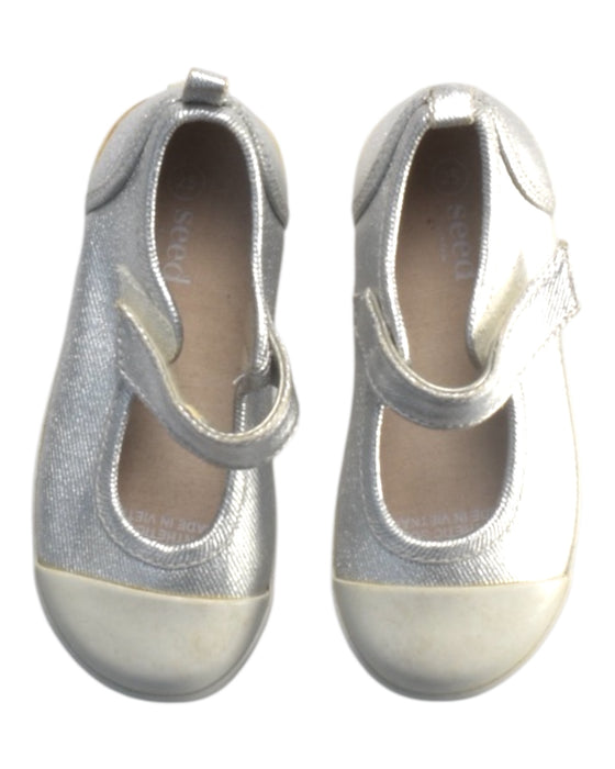 A Silver Flats from Seed in size 3T for girl. (Back View)