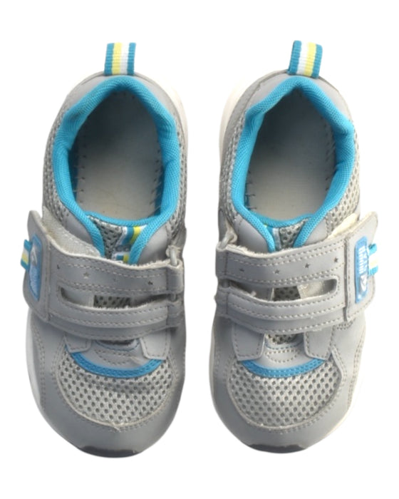 A Grey Sneakers from Moonstar in size 5T for boy. (Back View)