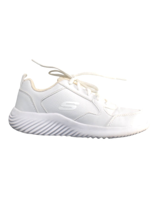 A White Sneakers from Skechers in size 7Y for girl. (Front View)