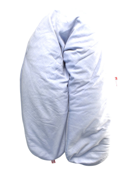 A White Pillow from Red Castle in size O/S for maternity. (Back View)
