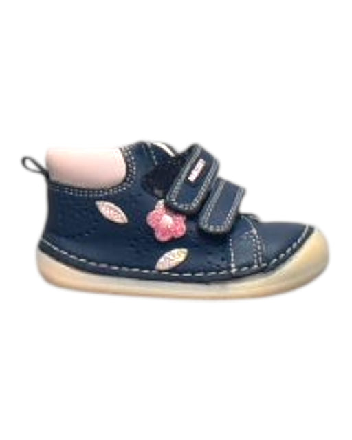 A  Sneakers from Pablosky in size 6-12M for girl. (Front View)
