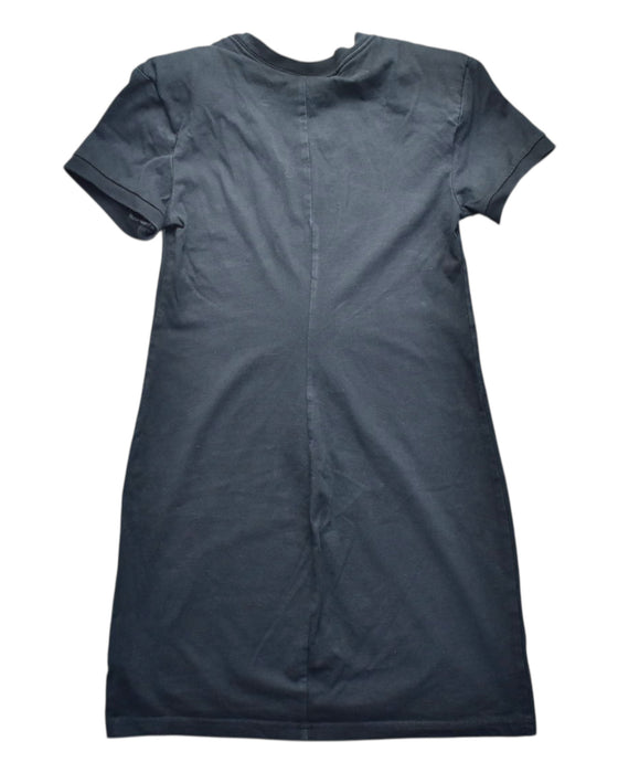 A Black Short Sleeve Dresses from Nike in size 6T for girl. (Back View)