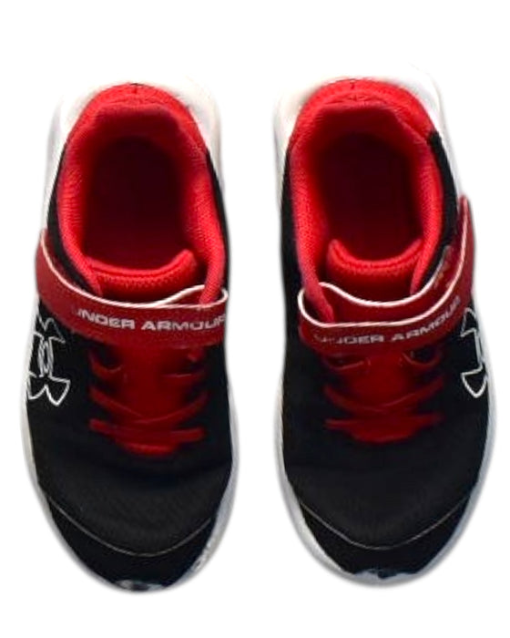 A Black Sneakers from Under Armour in size 7Y for boy. (Back View)