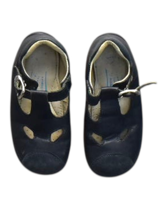 A Black Booties from Primigi in size 4T for boy. (Back View)