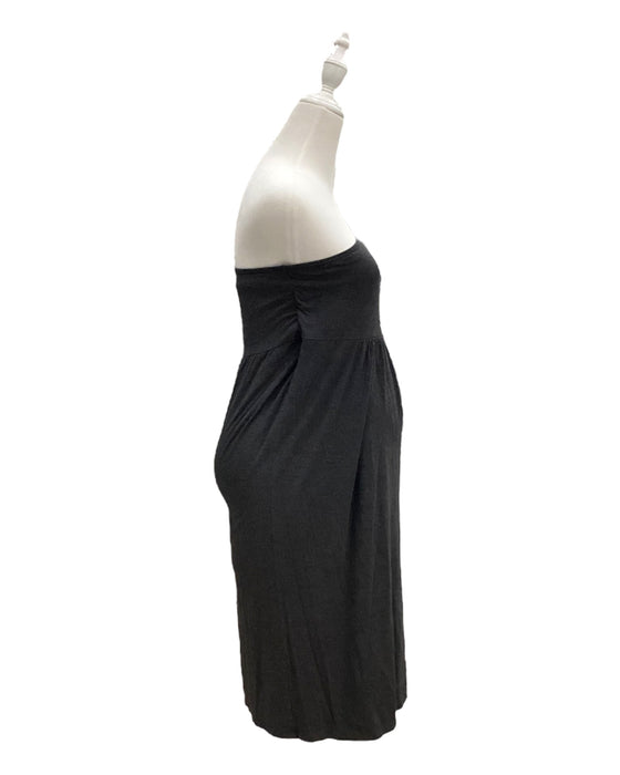 A Black Sleeveless Dresses from Dote in size Maternity-S for maternity. (Back View)