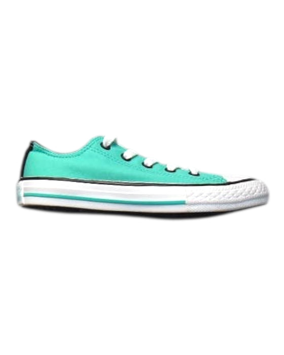 A Teal Sneakers from Converse in size 6T for boy. (Front View)