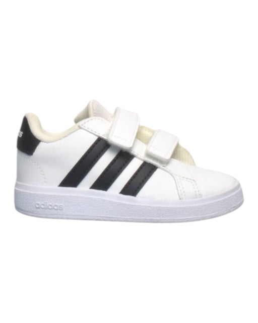 A White Sneakers from Adidas in size 18-24M for boy. (Front View)