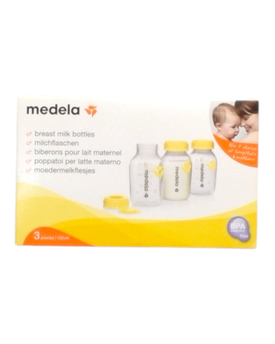 A Yellow Utensils & Containers from Medela in size O/S for maternity. (Front View)