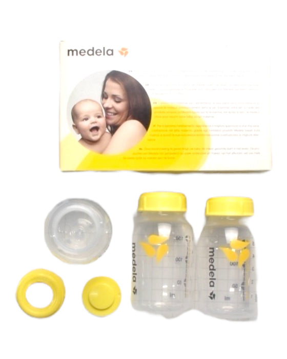 A Yellow Utensils & Containers from Medela in size O/S for maternity. (Back View)
