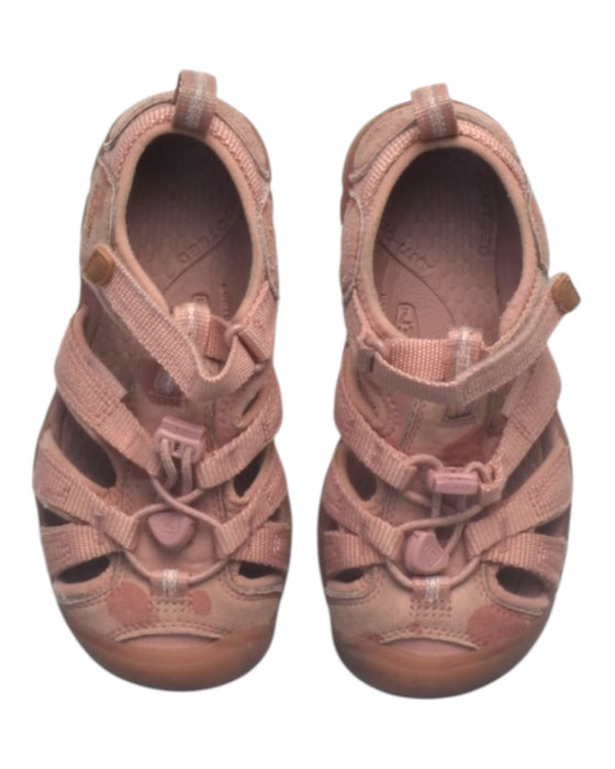 A Pink Sandals from Keen in size 6T for girl. (Back View)
