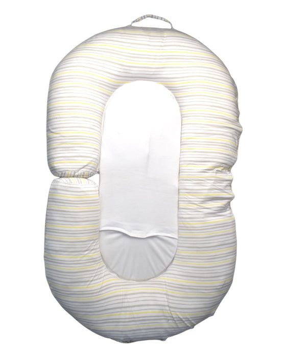 A White Maternity Support from ClevaMama in size O/S for maternity. (Back View)