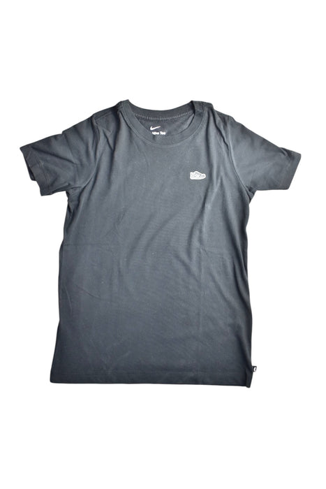 A Grey Short Sleeve T Shirts from Nike in size 14Y for boy. (Front View)