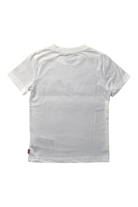 A White Short Sleeve T Shirts from Levi's in size 5T for boy. (Back View)