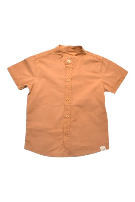 A Brown Short Sleeve Shirts from Le Petit Society in size 3T for boy. (Front View)