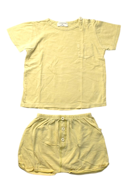 A Yellow Shorts Sets from 1 + in the family in size 12-18M for boy. (Front View)