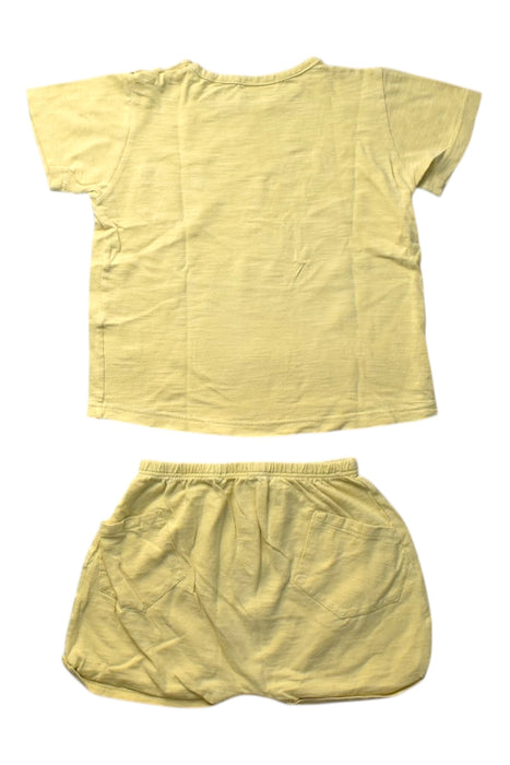 A Yellow Shorts Sets from 1 + in the family in size 12-18M for boy. (Back View)