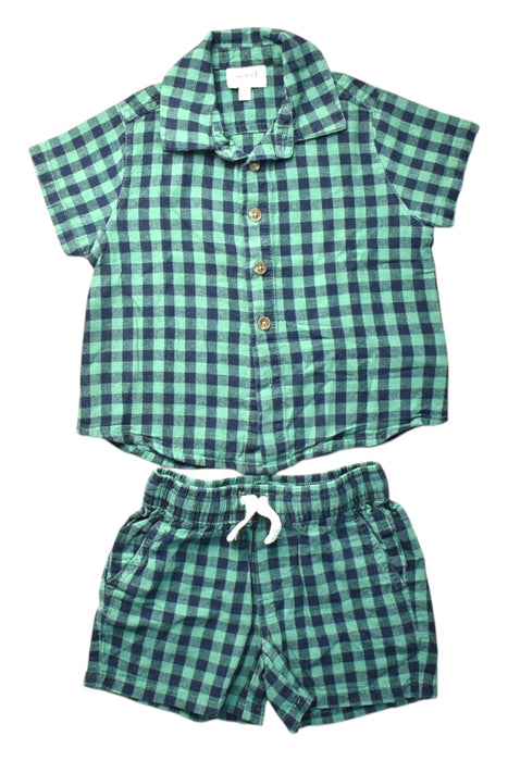 A Green Shorts Sets from Seed in size 2T for boy. (Front View)