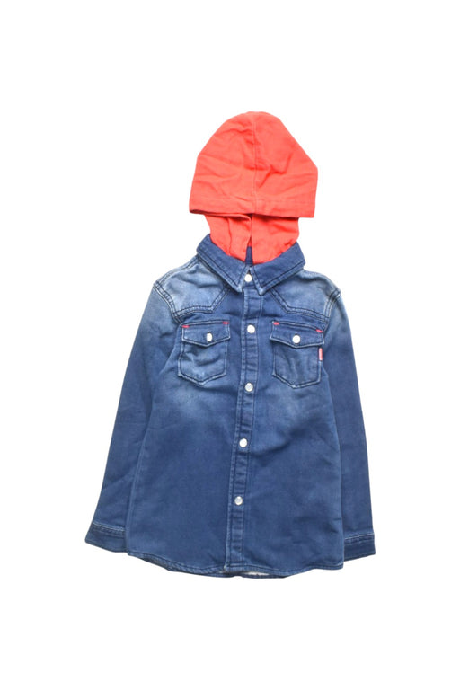 A Blue Lightweight Jackets from Guess in size 5T for boy. (Front View)