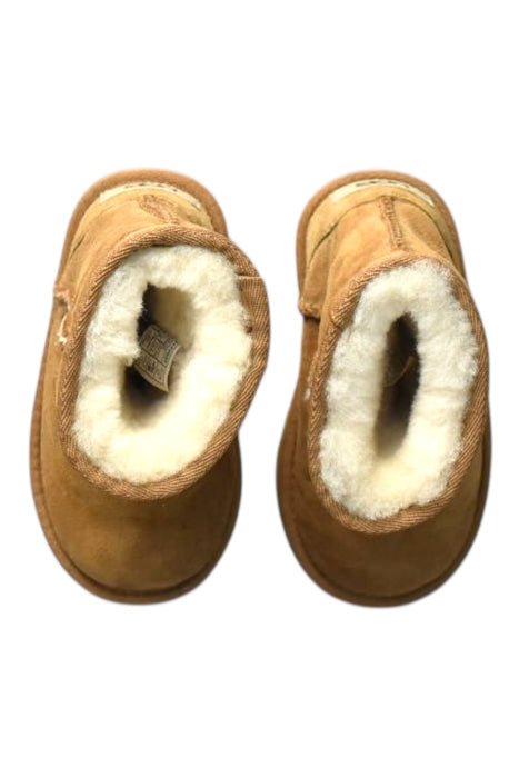A Beige Winter Boots from UGG in size 18-24M for girl. (Back View)