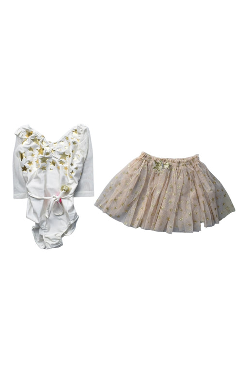 A White Skirt Sets from Atsuyo et Akiko in size 4T for girl. (Front View)