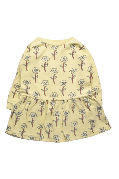 A Yellow Long Sleeve Dresses from Seed in size 3T for girl. (Front View)