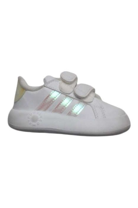 A White Sneakers from Adidas in size 12-18M for girl. (Front View)