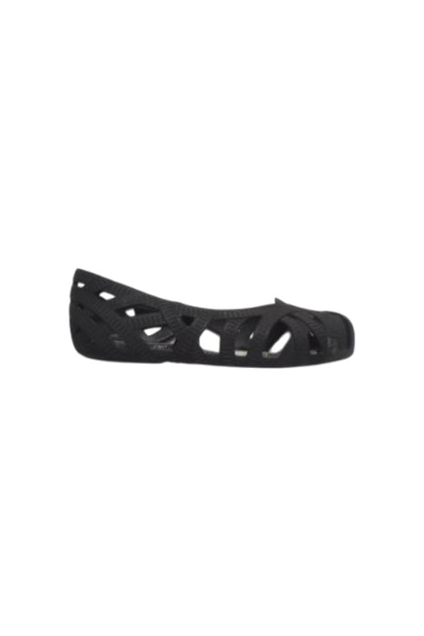A Black Flats from Mini Melissa Jason Wu in size 4T for girl. (Front View)