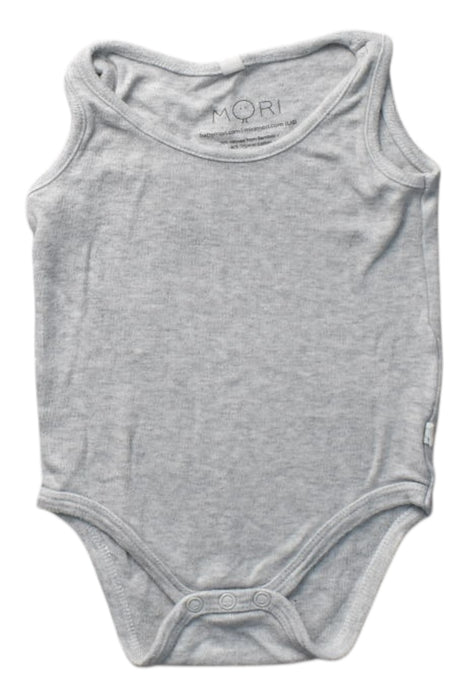 A Grey Sleeveless Bodysuits from Mori in size 6-12M for boy. (Front View)