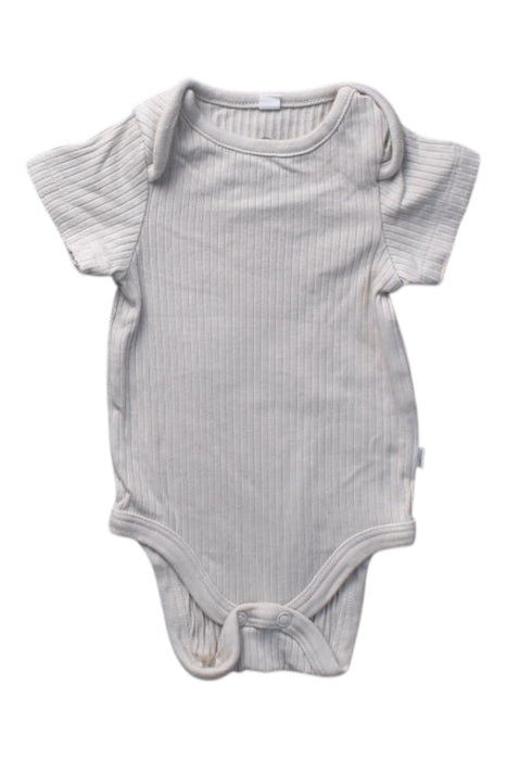 A Beige Short Sleeve Bodysuits from Mori in size Newborn for boy. (Front View)