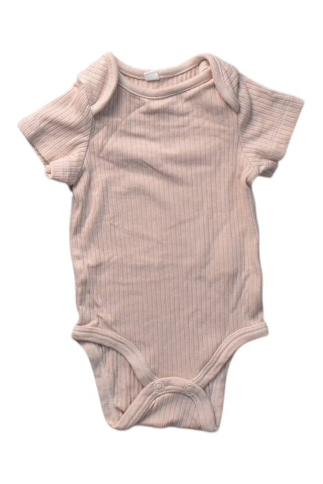 A Pink Short Sleeve Bodysuits from Mori in size Newborn for girl. (Front View)