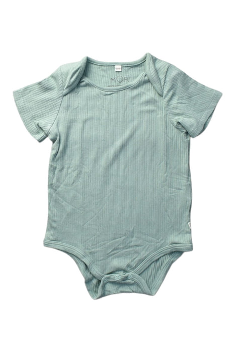 A Green Short Sleeve Bodysuits from Mori in size 18-24M for boy. (Front View)