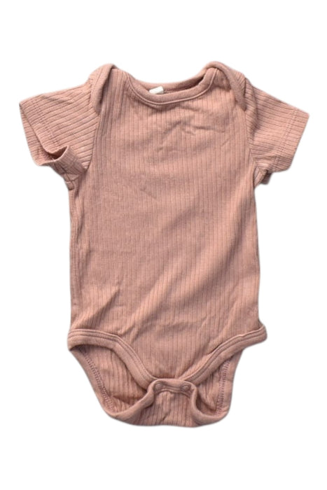 A Pink Short Sleeve Bodysuits from Mori in size Newborn for girl. (Front View)