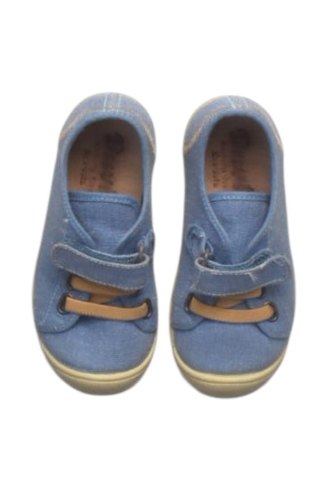 A Blue Sneakers from Duvic in size 4T for boy. (Back View)