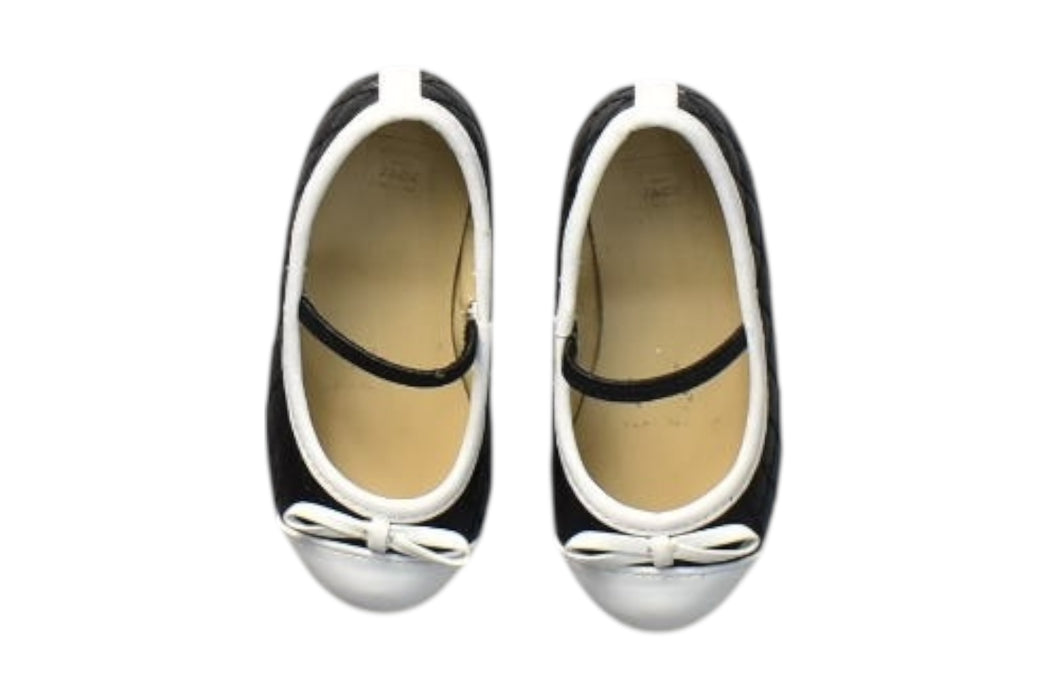 A Black Flats from Janie & Jack in size 18-24M for girl. (Back View)