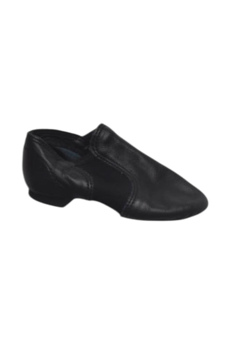 A Black Jazz Shoes from Capezio in size M for girl. (Front View)