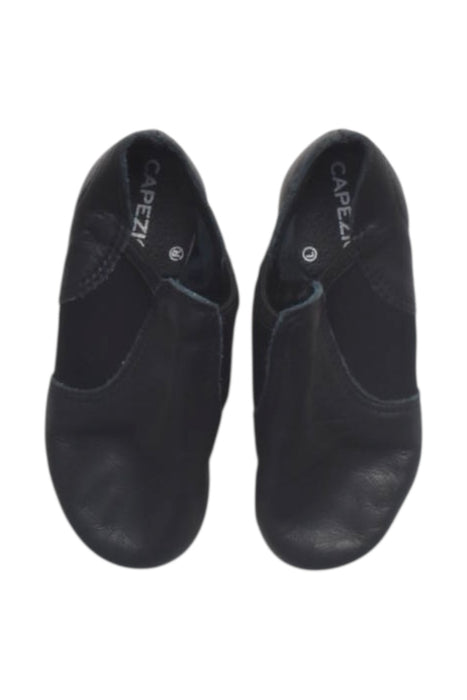 A Black Jazz Shoes from Capezio in size M for girl. (Back View)