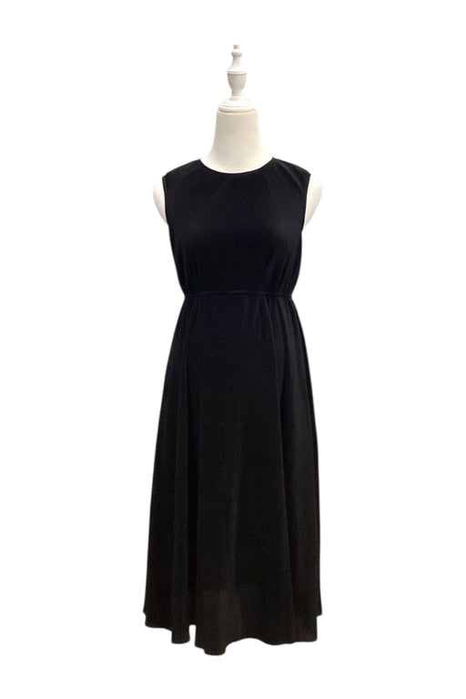 A Black Sleeveless Dresses from Love Bonito in size Maternity-XS for maternity. (Front View)