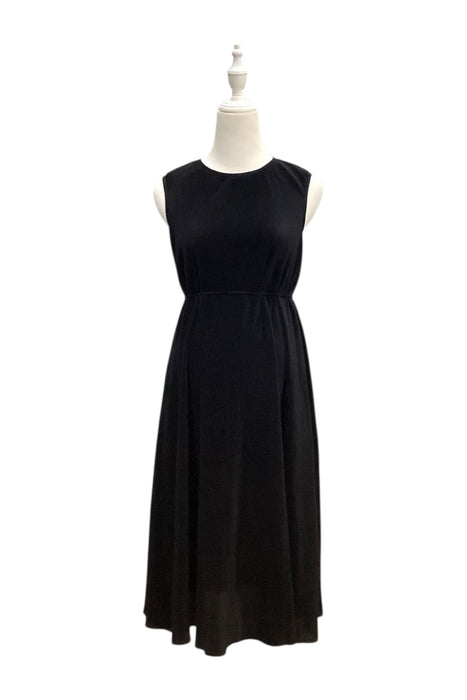 A Black Sleeveless Dresses from Love Bonito in size Maternity-XS for maternity. (Front View)