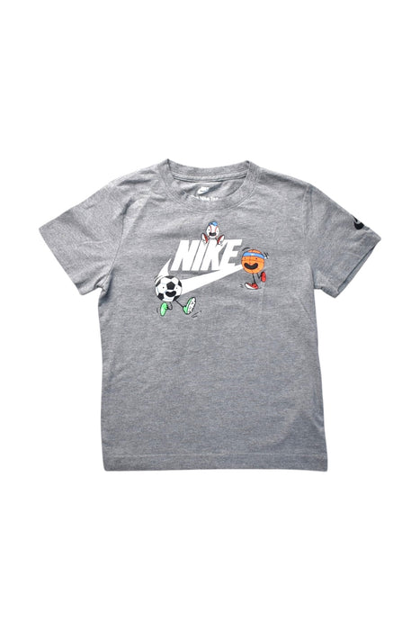 A Grey Short Sleeve T Shirts from Nike in size 6T for boy. (Front View)